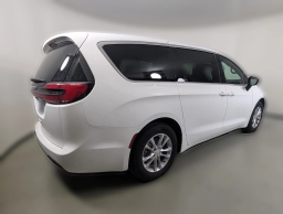 Chrysler Pacifica Select FWD 2026