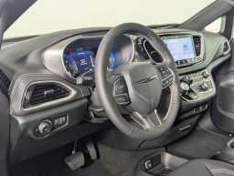 Chrysler Pacifica Select FWD 2026