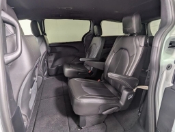 Chrysler Pacifica Select FWD 2026