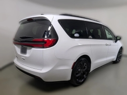 Chrysler Pacifica Select FWD 2026