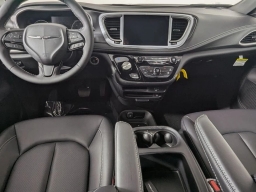 Chrysler Pacifica Select FWD 2026