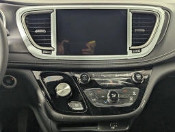 Chrysler Pacifica Select FWD 2026