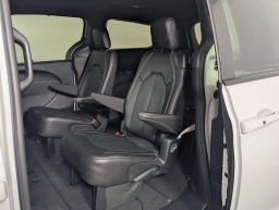 Chrysler Pacifica Select FWD 2026
