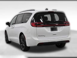 Chrysler Pacifica Select FWD 2026
