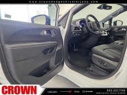 Chrysler Pacifica Select FWD 2026