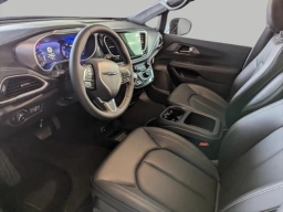 Chrysler Pacifica Select FWD 2026