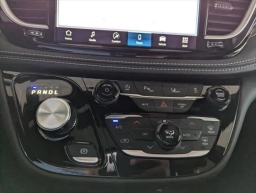 Chrysler Pacifica Select FWD 2026