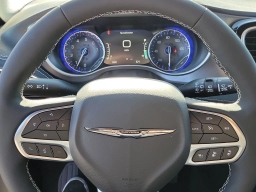 Chrysler Pacifica Select FWD 2026