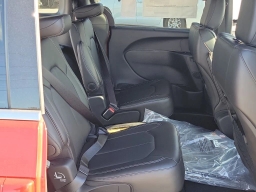 Chrysler Pacifica Select FWD 2026