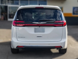 Chrysler Pacifica Select FWD 2026