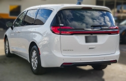 Chrysler Pacifica Select FWD 2026