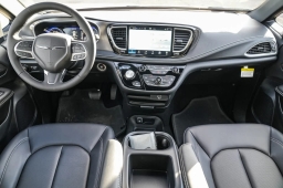 Chrysler Pacifica Select FWD 2026