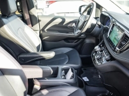 Chrysler Pacifica Select FWD 2026