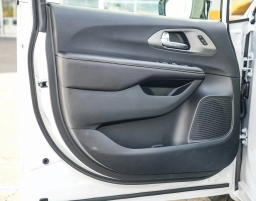 Chrysler Pacifica Select FWD 2026