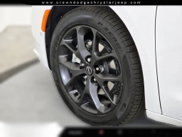 Chrysler Pacifica Select FWD 2026
