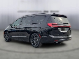 Chrysler Pacifica Select FWD 2026