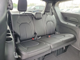 Chrysler Pacifica Select FWD 2026