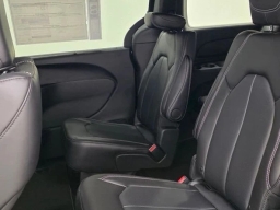 Chrysler Pacifica Select FWD 2026