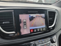 Chrysler Pacifica Select FWD 2025