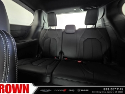 Chrysler Pacifica Select FWD 2026