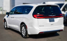 Chrysler Pacifica Select FWD 2026