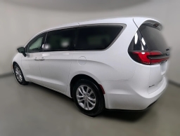 Chrysler Pacifica Select FWD 2026