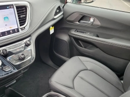 Chrysler Pacifica Select FWD 2026