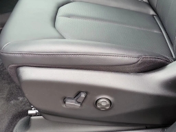 Chrysler Pacifica Select FWD 2026