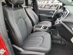 Chrysler Pacifica Select FWD 2026