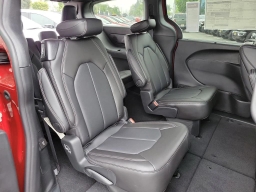 Chrysler Pacifica Select FWD 2026