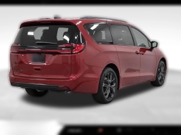 Chrysler Pacifica Select FWD 2026