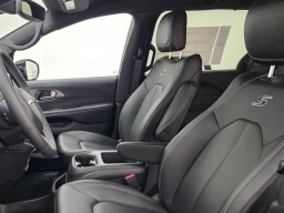 Chrysler Pacifica Select FWD 2026