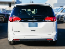 Chrysler Voyager LX FWD 2026