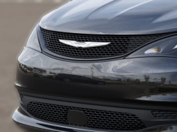 Chrysler Voyager LX FWD 2026