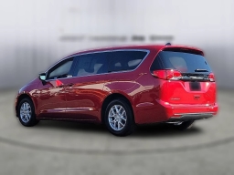 Chrysler Voyager LX FWD 2026