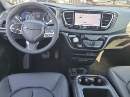 Chrysler Voyager LX FWD 2026