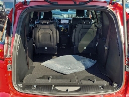 Chrysler Voyager LX FWD 2026