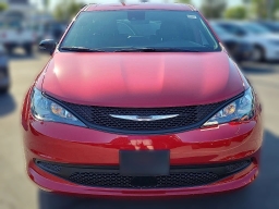 Chrysler Voyager LX FWD 2026