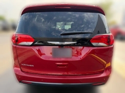 Chrysler Voyager LX FWD 2026