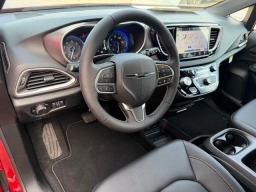 Chrysler Voyager LX FWD 2026