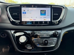 Chrysler Voyager LX FWD 2026