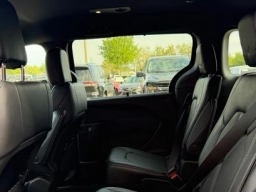 Chrysler Voyager LX FWD 2026