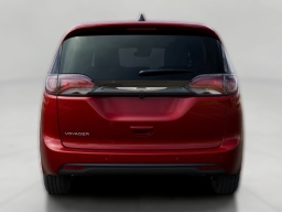 Chrysler Voyager LX FWD 2026