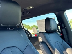 Chrysler Voyager LX FWD 2026