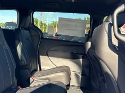 Chrysler Voyager LX FWD 2026