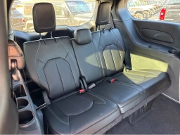 Chrysler Voyager LX FWD 2026