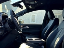 Chrysler Voyager LX FWD 2026