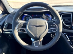 Chrysler Voyager LX FWD 2026