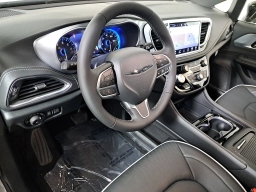 Chrysler Pacifica Limited FWD 2026