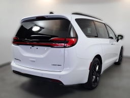 Chrysler Pacifica Limited FWD 2026